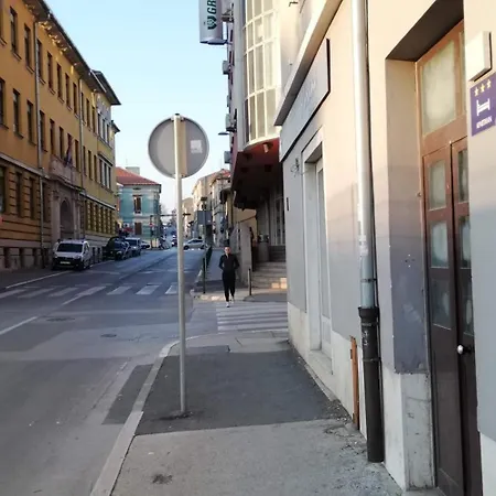 Pula-center And Apartment *